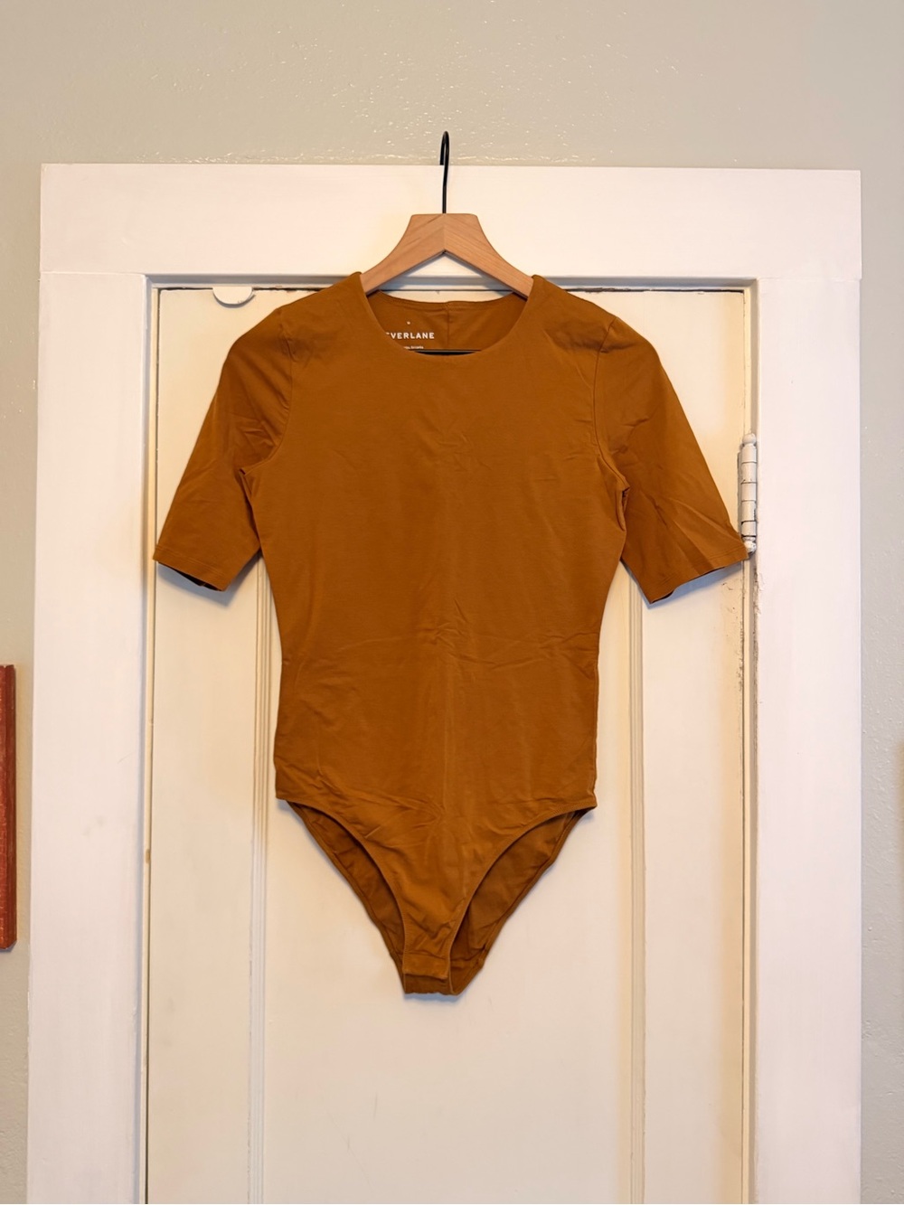 Everlane Short Sleeve Bodysuit in Ochre, Medium